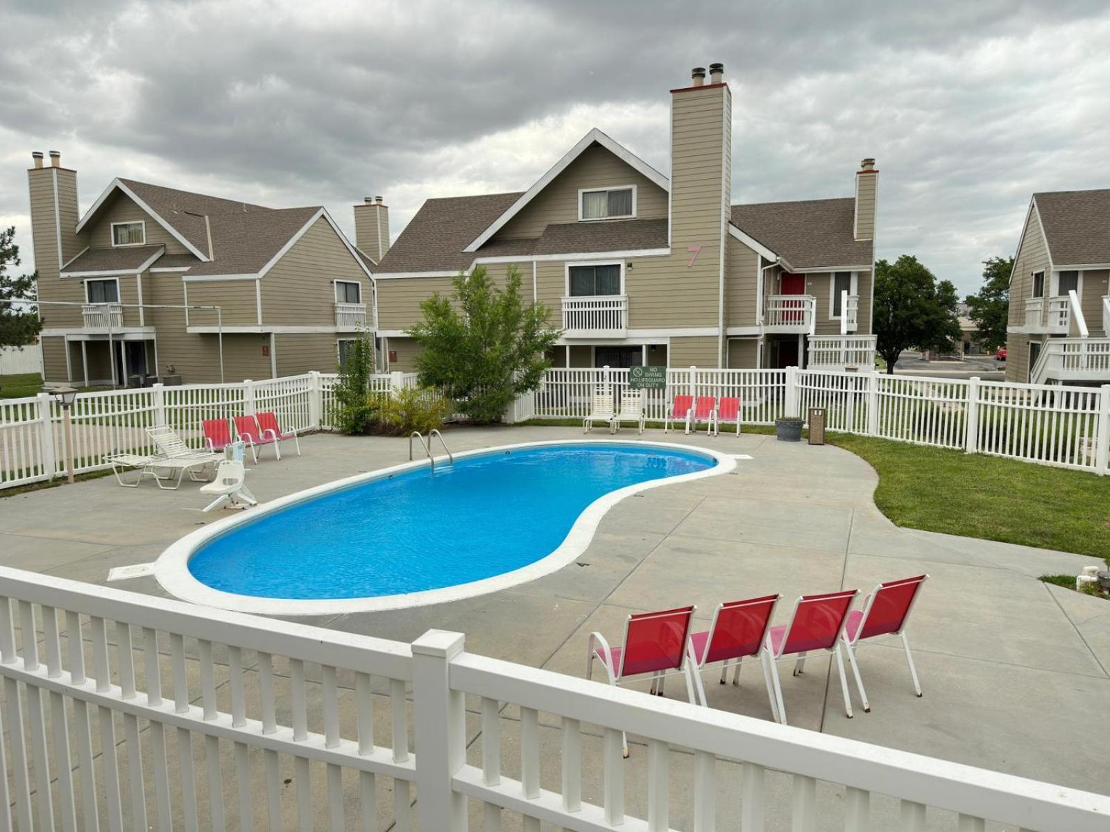 Hawthorn Extended Stay By Wyndham Wichita Exterior foto