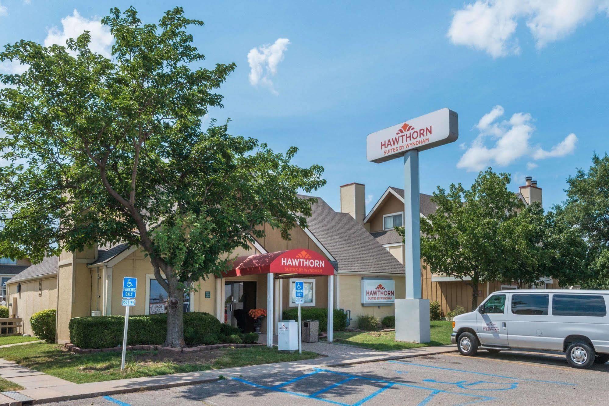 Hawthorn Extended Stay By Wyndham Wichita Exterior foto